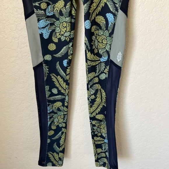 Free people movement vida floral mesh leggings - Picture 3 of 9